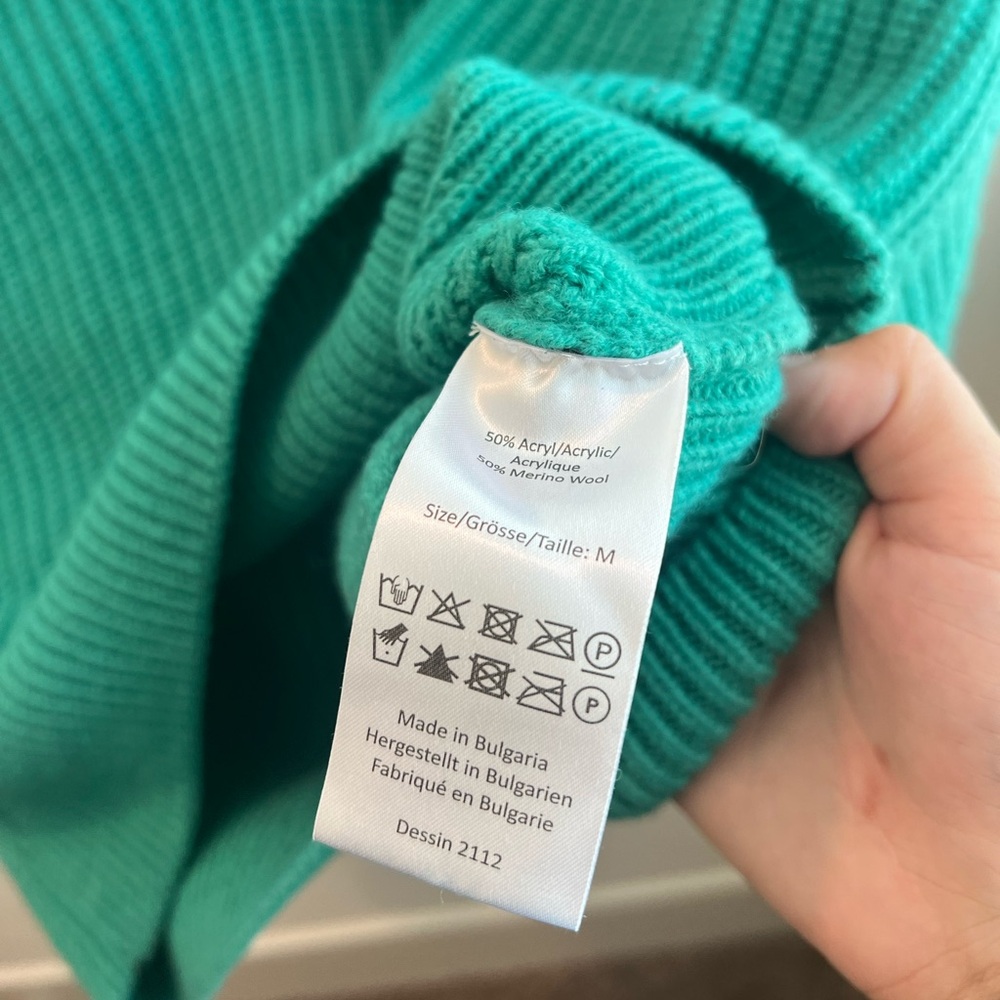 Green Ribbed Sweater - Picture 4 of 5